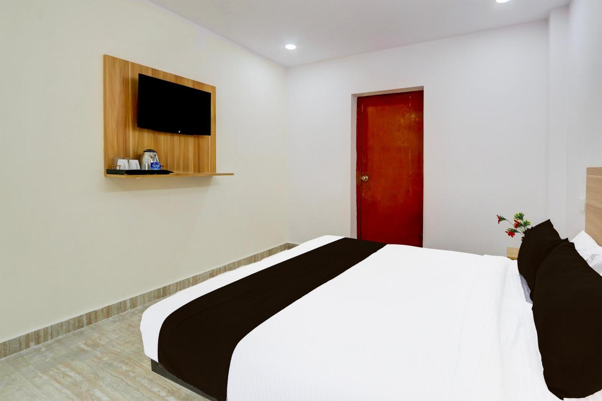 Hotel O Living Tree In Хидерабад Екстериор снимка